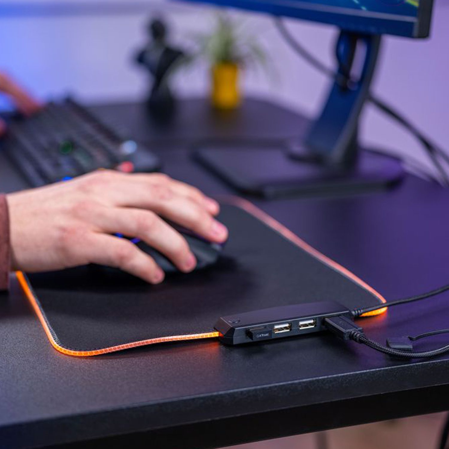 MousePad RGB con Hub USB de 4 puertos integrado - Imagen 2